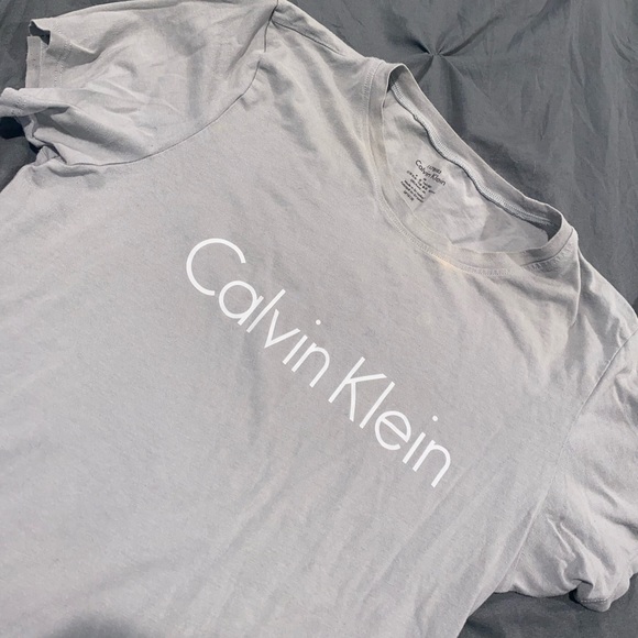 Calvin Klein shirt - Picture 2 of 4